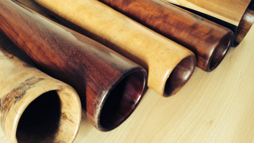 Differents didgeridoos bells